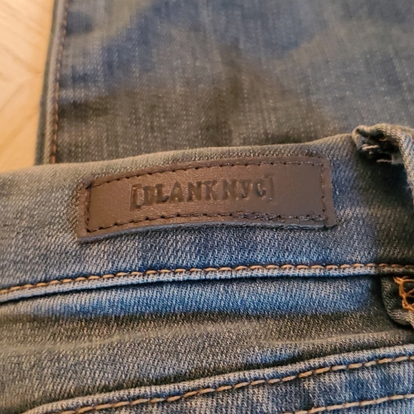 ποΈ NWT Blank NYC frayed skinny jeans - Picture 8 of 10